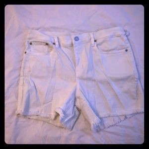 White raw hem shorts